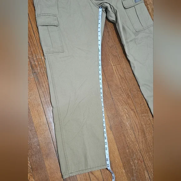 Wrangler Five Star Heritage Relaxed Fit cargo pants with fleece lining for men - Picture 14 of 16